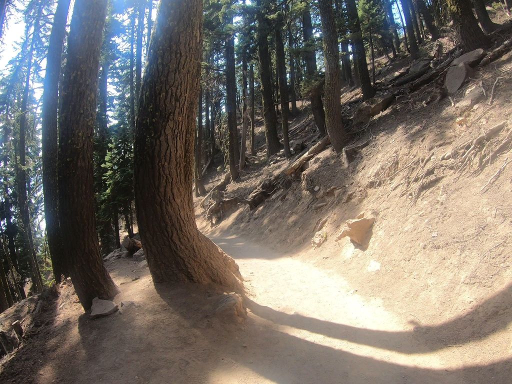 Cleetwood Cove Trail